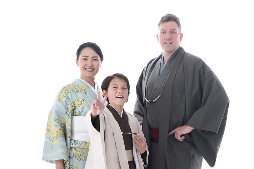Osaka: Kimono Rental, Photoshoot, and Castle Visit - Should You Book It?