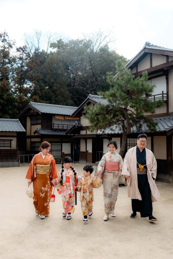 Osaka: Kimono Rental Traditional Experience at WARGO - Photos and the one missing piece: no built-in photographer