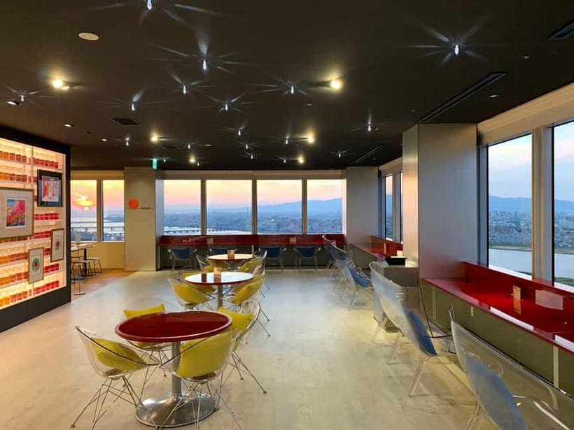 Osaka: Koji Kinutani Tenku Art Museum Entry Ticket - Tenku Cafe and museum shop: the nice pacing breaks