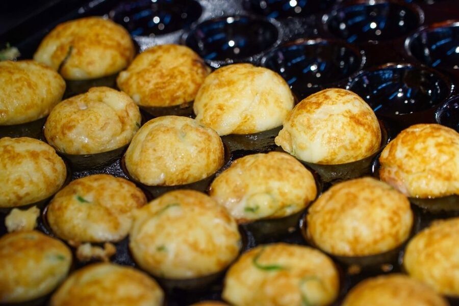 Osaka: Kuromon Market Food Walking Tour (6 stops, 6 tastes) - Hozenji Yokocho: switching from market energy to alley atmosphere