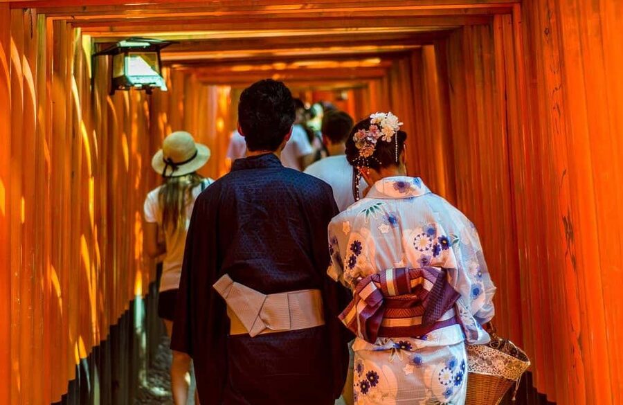 Osaka/Kyoto: Arashiyama, Nara Park, Fushimi Shrine Tour - Guidance quality: what the guide can and cannot do
