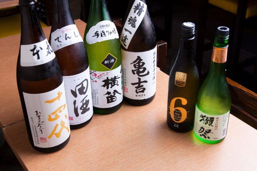 Osaka: Local Foodie Tour in Dotonbori and Shinsekai - Dotonbori Eats: Okonomiyaki and Takoyaki Where the Noise Is the Point