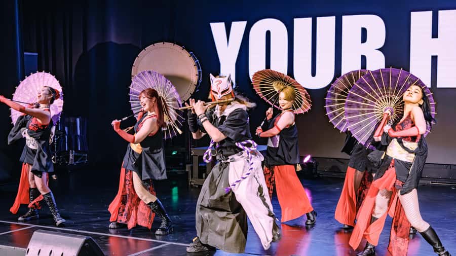 OSAKA NIGHT FUSION Japanese Taiko Kabuki Samurai Dance Show - Duration and pacing: a full hit in one night
