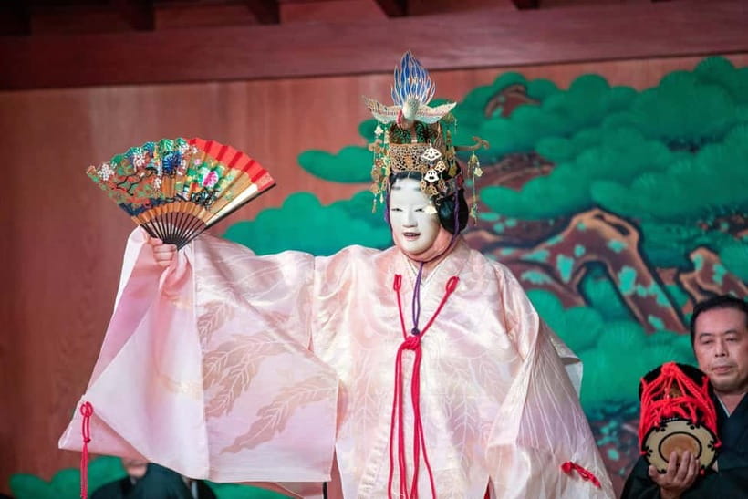 Osaka: Noh Performance with English Subtitles and Workshop - Yamamoto Noh Theater near Osaka Castle: a smart, cultural stop
