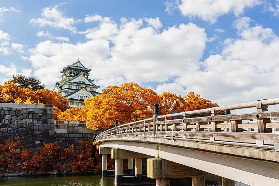 Osaka: Osaka Castle 3 hours Historical Walking Tour - Meeting point at JR Osaka-jo Koen Station Exit 2, then straight into the grounds