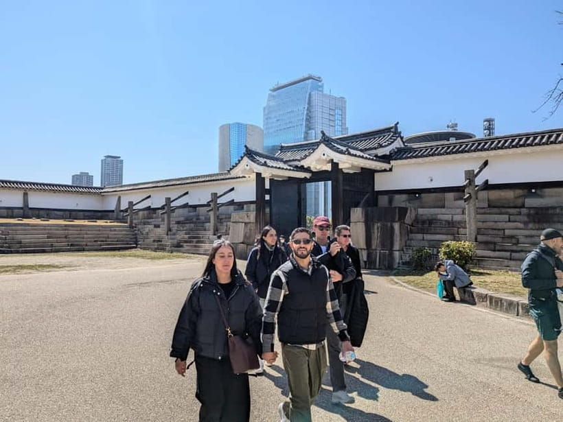 Osaka: Osaka Castle Guided Tour with Local Guide - What You Actually Get for $48
