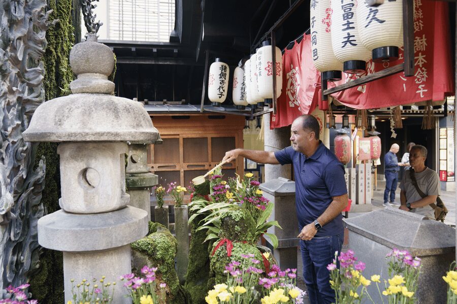Osaka Private Custom Tour with Local Guide - Kuromon Ichiba Market: how to snack smart and stay flexible
