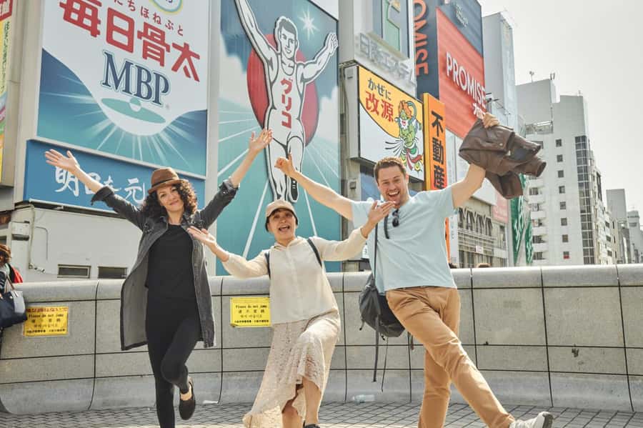 Osaka: Private Discovery Tour with a Local - Meeting your guide and getting oriented fast