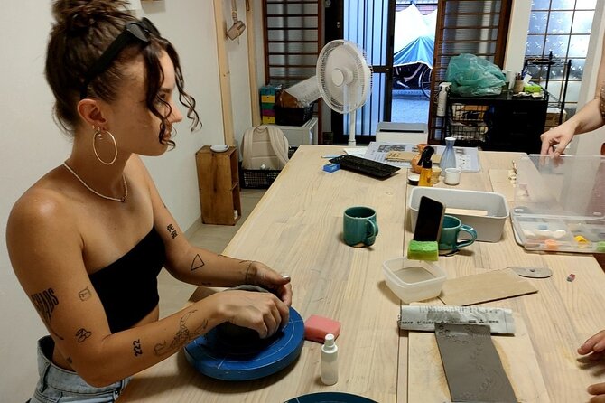 Osaka: Private Japanese Traditional Ceramics Experience - Why the language options are a big deal (English, Spanish, Catalan, Japanese)