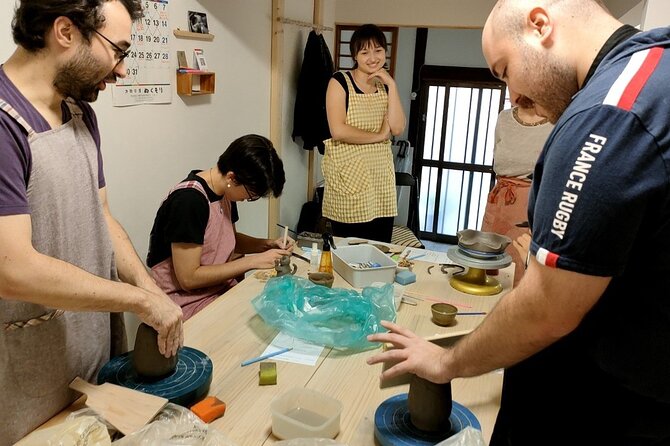 Osaka: Private Japanese Traditional Ceramics Experience - Your Osaka pottery choice: sake set, sushi set, or tea bowl