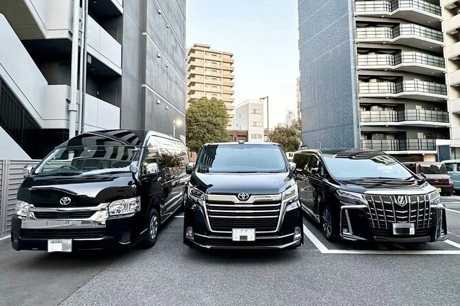 Osaka : Private One-way Transfers to/from Kansai Airport(KIX) - Vehicle Comfort and Luggage Space for Families and Souvenir Stops