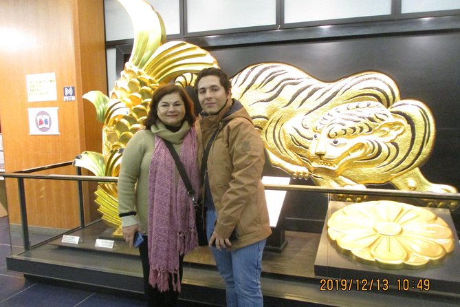 Osaka Private Tour by Public Transportation - Tsutenkaku: the Osaka tower, the nickname, and how to handle the crowds
