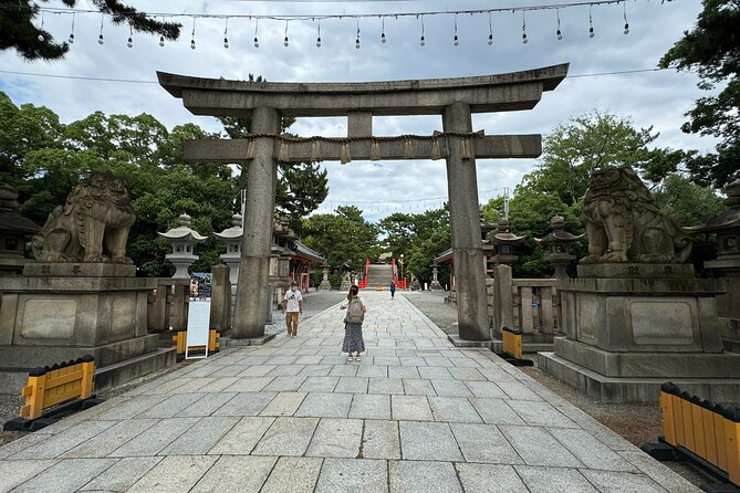 Osaka’s Hidden Gem: Sumiyoshi Taisha Shrine Tour in 90 Minutes - Booking Smart for an Osaka Shrine Stop Near Public Transit