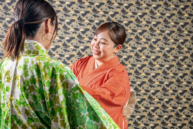 Osaka:Samurai Show & Experience with Halal Sukiyaki - Hands-on sword movement practice (30 to 50 minutes)