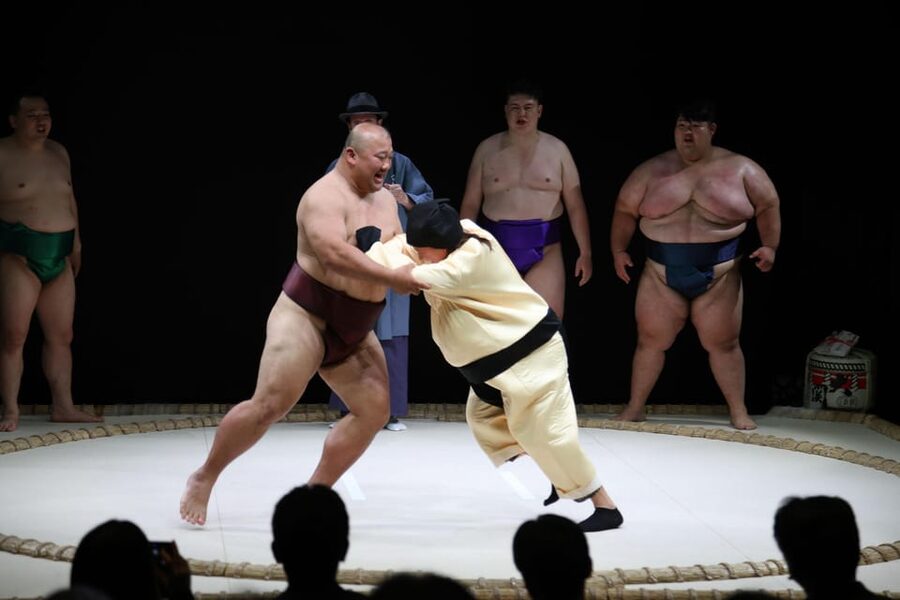 Osaka: Sumo Stage Show with Bento or Snack + Fight & Photo - What You Eat: Room-Temperature Bento or Snack Plus One Drink