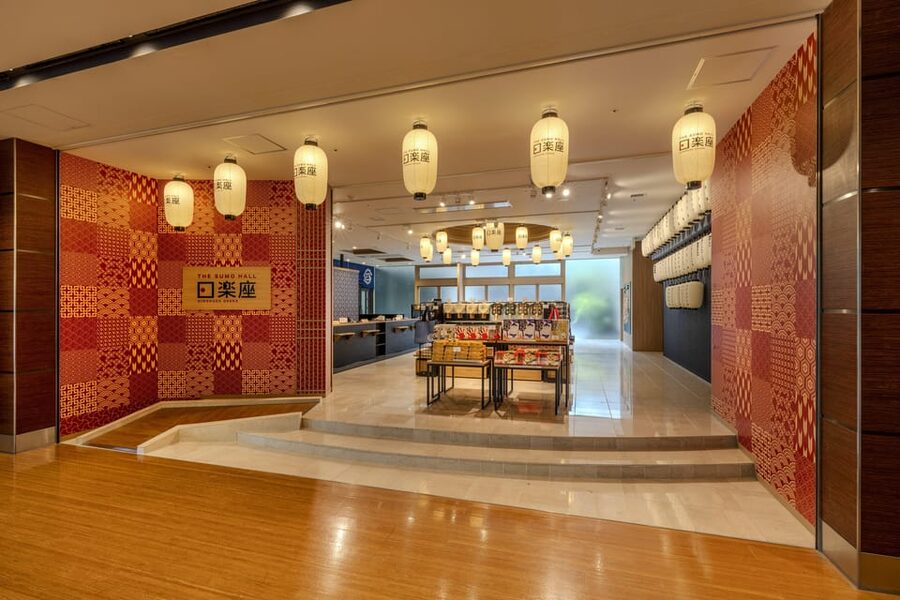 Osaka: Sumo Stage Show with Bento or Snack + Fight & Photo - Fight, Hi-Fives, and Your Commemorative Photo