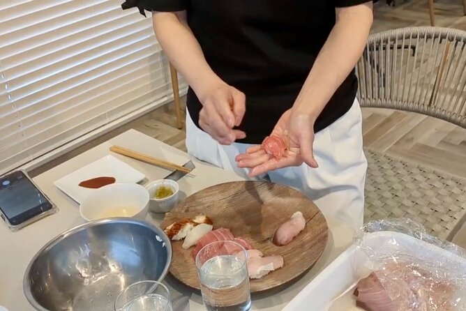 Osaka Sushi Cooking Class - Nigiri Sushi: Shaping Rice and Placing Toppings