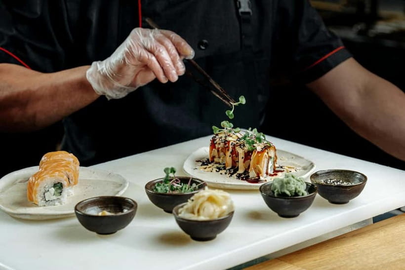 Osaka: Sushi Making Class and Dotonbori Food Tour - Key things you’ll notice right away