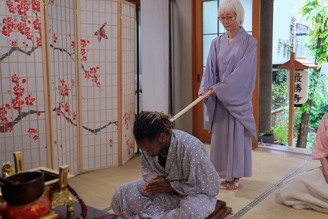 Osaka Temple: Evening Zen Chill–Exclusive fall plans〈60min〉 - Kneaded Incense Meditation and Two Zazen Sits