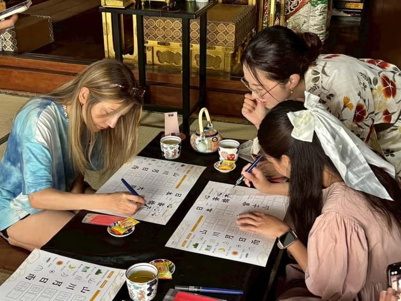 Osaka: Temple Tour and Traditional Calligraphy Lesson - The One-Hour Flow: Language, History, and Temple Basics