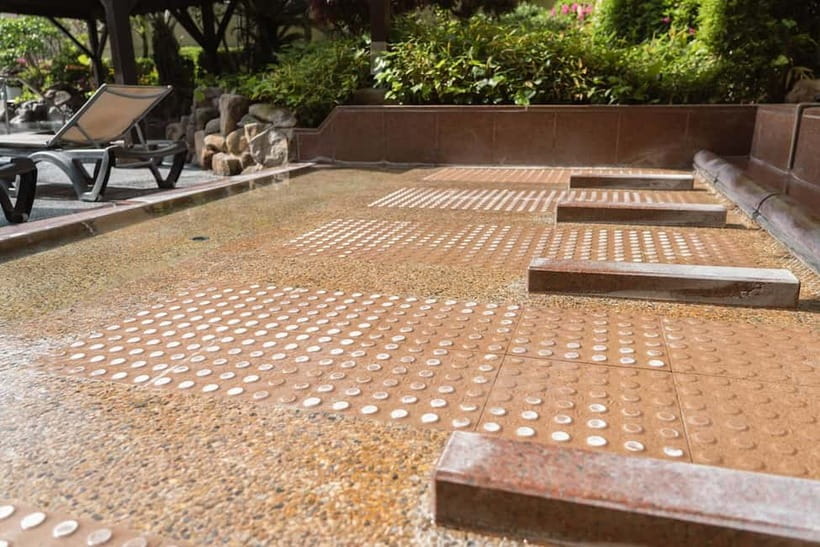 Osaka: Tennen Onsen Naniwa-no-Yu, the famous hot spring spa - The Hot Spring Itself: Carbonated Minerals, Comfort, and What to Expect