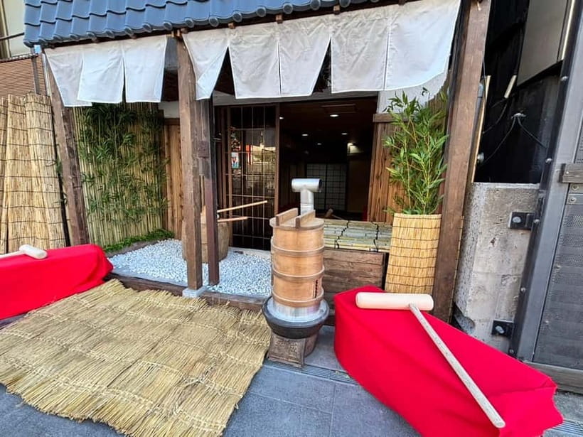 Osaka: Traditional Mochi Pounding Experience with Tasting - Entering the room: the 10-minute mochi history that makes it click