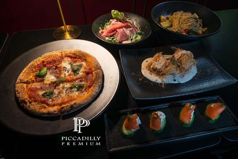 Osaka Umeda: PICCADILLY PREMIUM LIVE SHOW&NIGHTCLUB VIP Plan - Timing tips for the 8 PM to 4 AM window