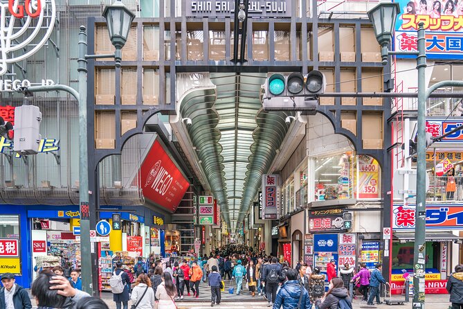 Osaka Unveiled Private Tour: Bustling Streets to Serene Shrines - What Mayumi’s guiding style means for your day