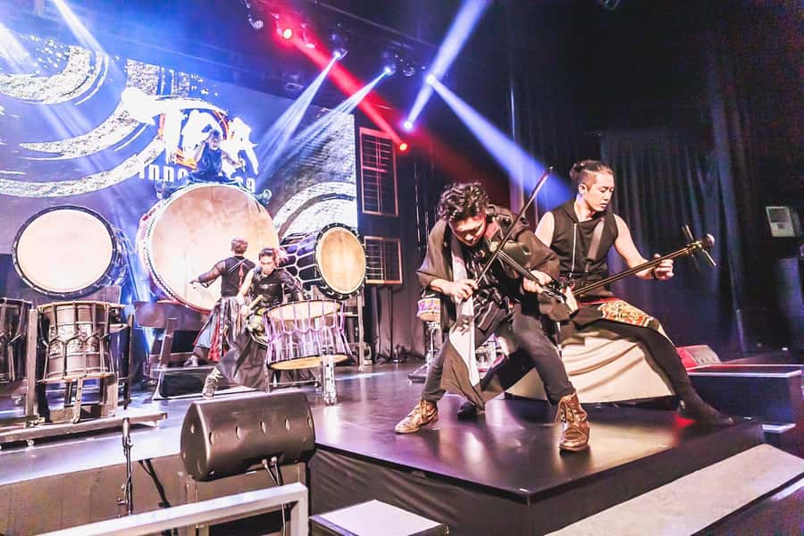 Osaka: UTAGE Japanese Taiko Live Show - The crowd interaction: one song where you become part of the rhythm