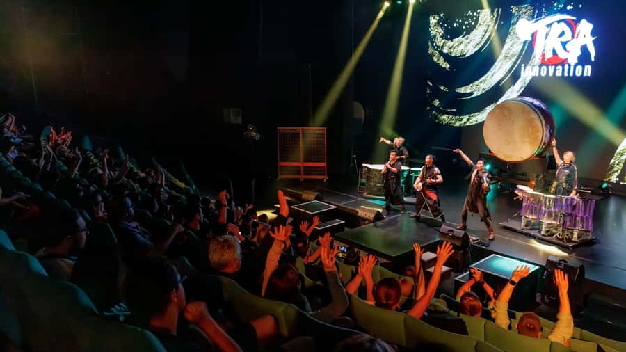 Osaka: UTAGE Japanese Taiko Live Show - Photos and the downstairs add-on: meeting the band and trying the props