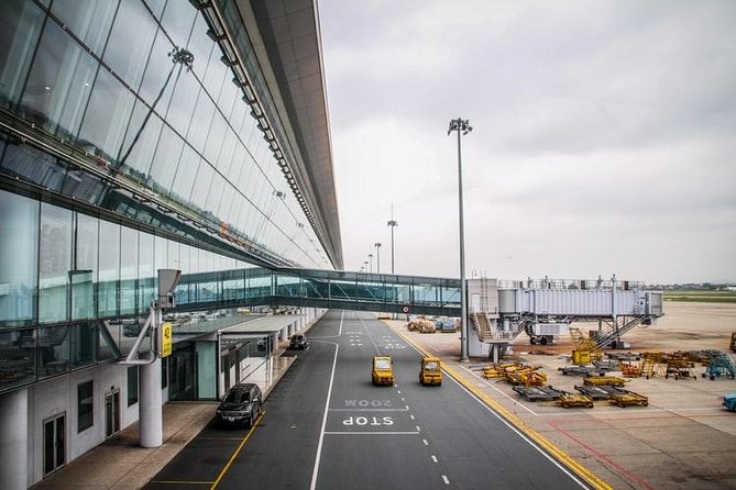 Private Departure Transfer: Osaka City to Osaka Itami Airport - Timing that matches your flight, not your anxiety