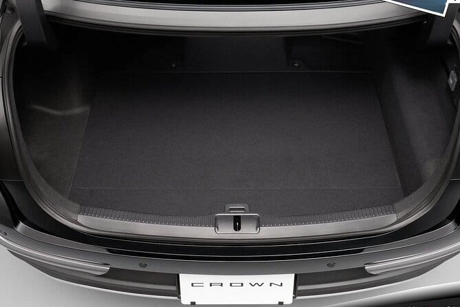 Private Transfer by Sedan from Itami Airport ITM to Kyoto City - Finding your chauffeur at ITM, the part that can save you