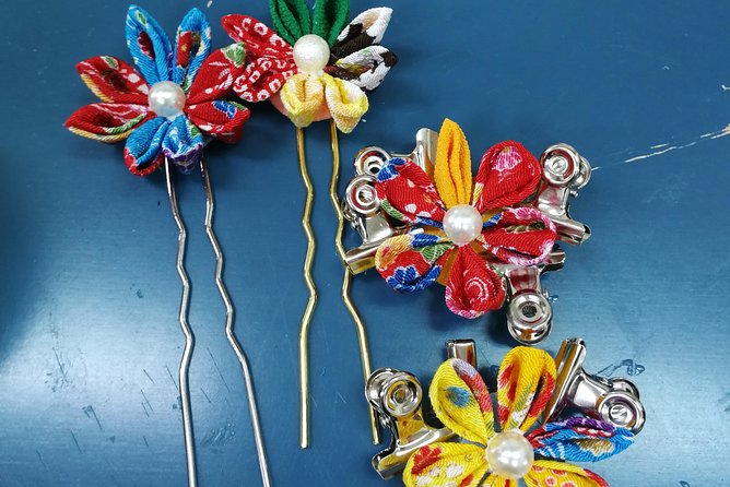 Real Kimono experience and Tsumami Kanzashi Workshop - Step 4: choosing kimono and obi, then getting dressed