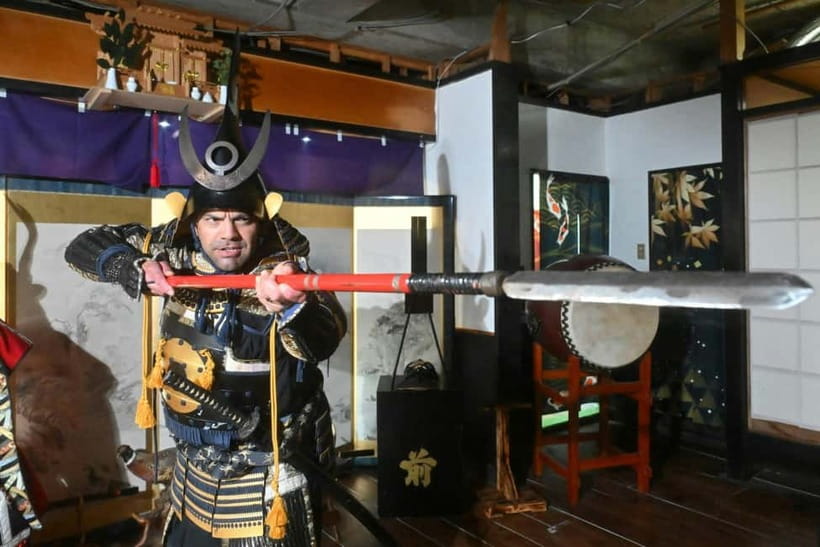 Samurai Armor & Sword experience with phot near Osaka Castle - Iai basics and the “hi-nari” goal: walking, stances, and clean technique