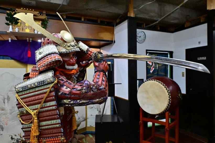 Samurai Armor & Sword experience with phot near Osaka Castle - Who this is best for, and who should skip it
