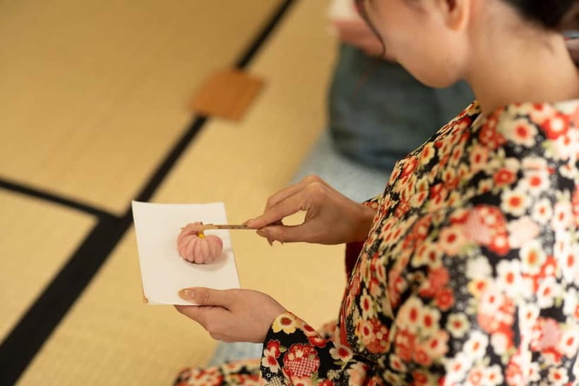 Sheraton Miyako Hotel Osaka: Tea Ceremony with Kimono Rental - How the Tea Master Teaches Etiquette and Matcha Basics