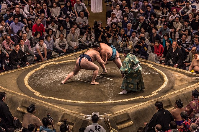 Sumo Tournament Experience in Osaka - The Wrestler Moment: Entering the Stadium and Feeling the Crowd