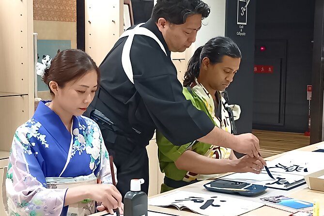 Tea and Calligraphy Session at a Table in Osaka - Practical tips to make your hour smoother