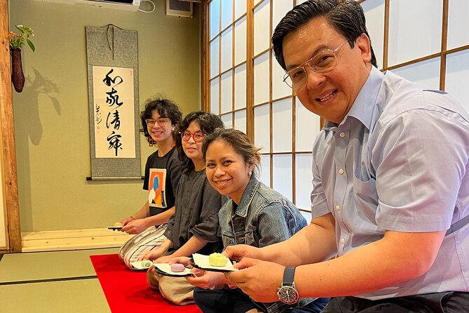 Tea Ceremony Experience in Osaka Doutonbori - A calm tea room in loud Dōtonbori