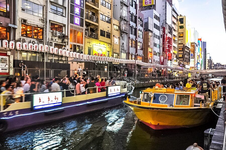This is The Best Walking Tour, All Must-sees in Osaka! - Dotonbori lunch and photos in Osaka’s top entertainment district