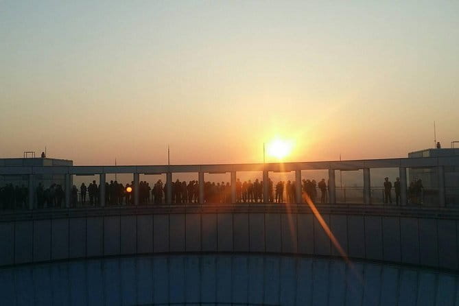 Umeda Sky Building KUCHU-TEIEN OBSERVATORY - The skywalk experience across the connecting deck